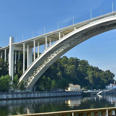 Ponte Arrábida bridge