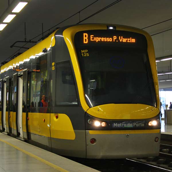 Die Metro von Porto fährt direkt nach  Matosinhos
