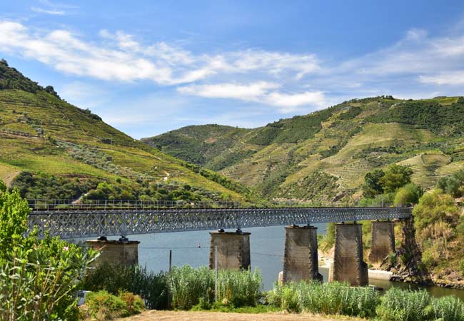 Linha do Douro ferroviaria tua