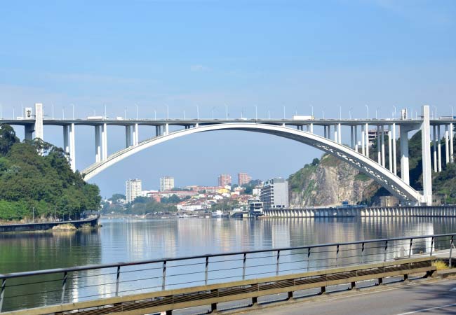 Ponte Arrábida bridge