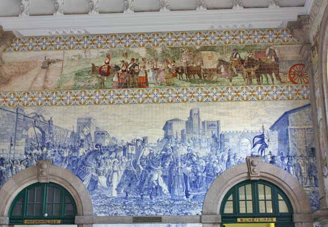 Halle im Bahnhof São Bento Porto
