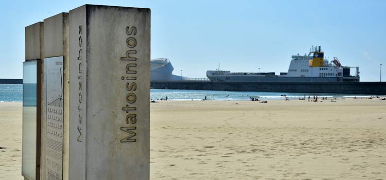 Praia De Matosinhos Beach